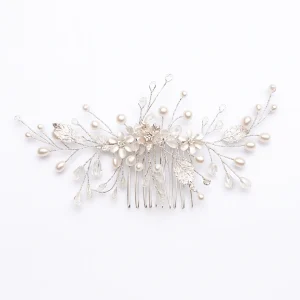 Elegante Zilverkleurige Haarschuifje met Blaadjes en Kraaltjes - Kristal Bloemen - Handgemaakte Haar Accessoires voor Dames
